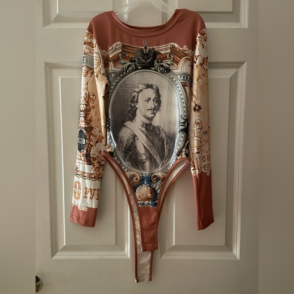 Rich Detailed 2pc Fashion Set - Picture 1 of 2